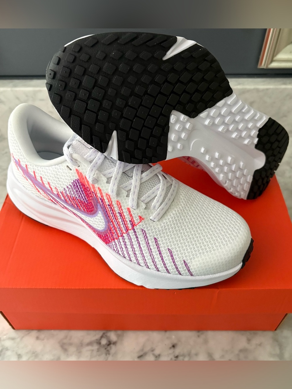 Nike Women's Run Defy All Day Running Sneaker White Purple Pink Sz 6.5 Shoe